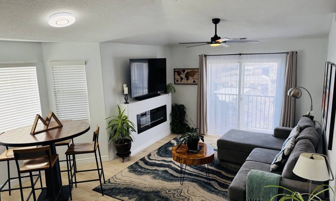 Snowbird Condo | 3-bedroom top-floor condo near Wasatch Mountain trails with clubhouse amenities