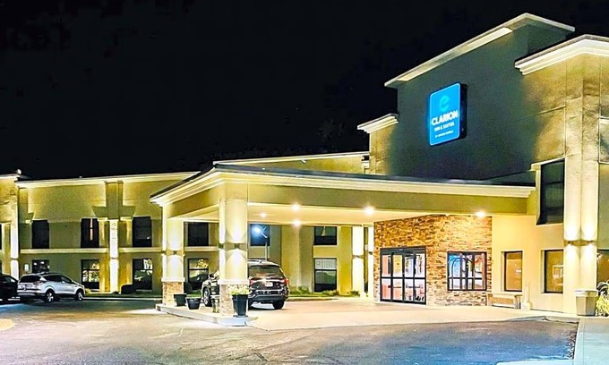 Evansville Hotel | 3-Star Hotel ∙ Clarion Inn & Suites