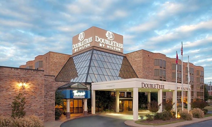 Jackson Hotel | 3-Star Hotel ∙ DoubleTree by Hilton Jackson