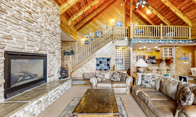 Sweetwater House | 300 m² House ∙ 5 bedrooms ∙ 20 guests