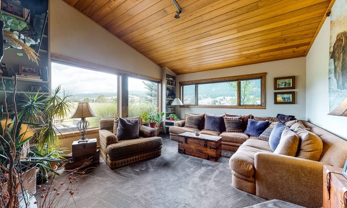 Big Sky Meadow Village House | 304 m² House ∙ 4 bedrooms ∙ 8 guests