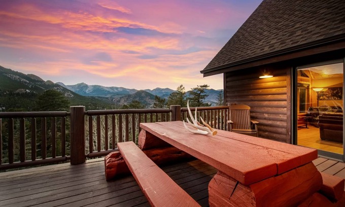 Windcliff Estates House | 323 m² House ∙ 3 bedrooms ∙ 8 guests