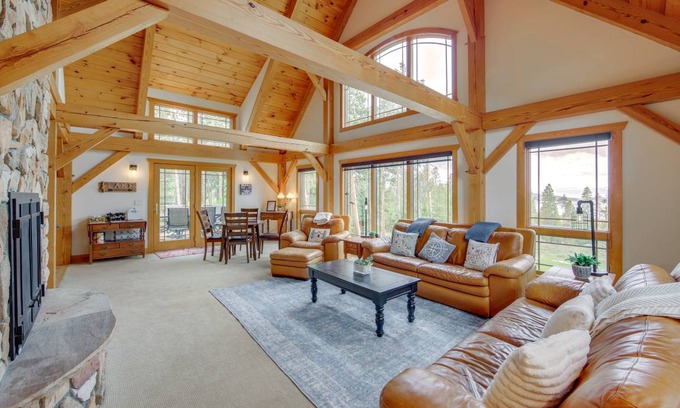 Grand Lake House | 330 m² House ∙ 3 bedrooms ∙ 10 guests