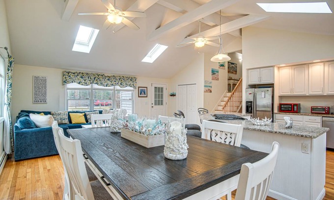 East Falmouth House | 343 m² House ∙ 4 bedrooms ∙ 16 guests