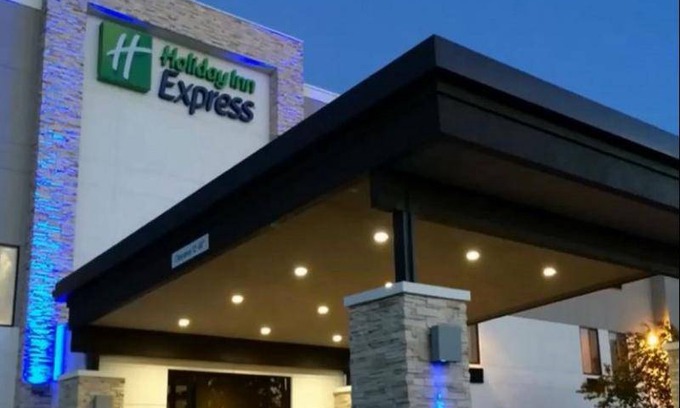 Claremore Hotel | 36 m² Hotel ∙ 127 guests
