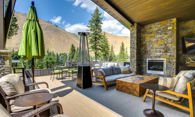 Warm Springs House | 390 m² House ∙ 5 bedrooms ∙ 10 guests