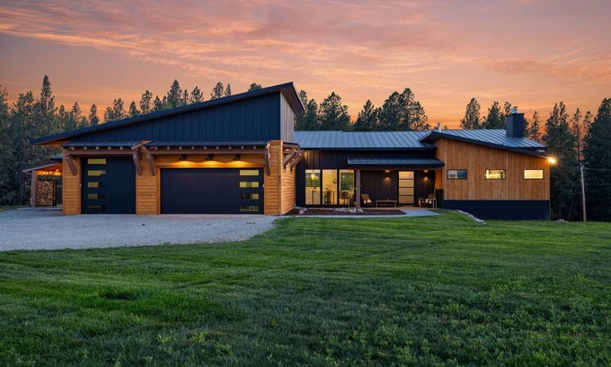Kalispell House | 395 m² House ∙ 6 bedrooms ∙ 16 guests