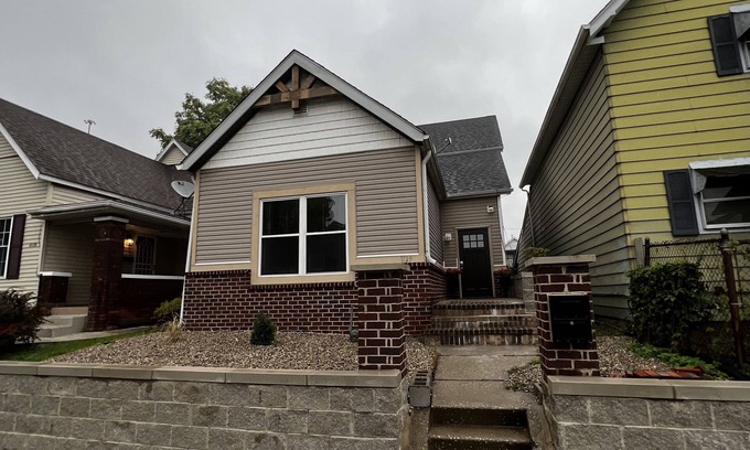 Babe Denny House | 4 Bed 1.5 Bath Fully Renovated Home - 10 min walk from Lucas Oil Stadium