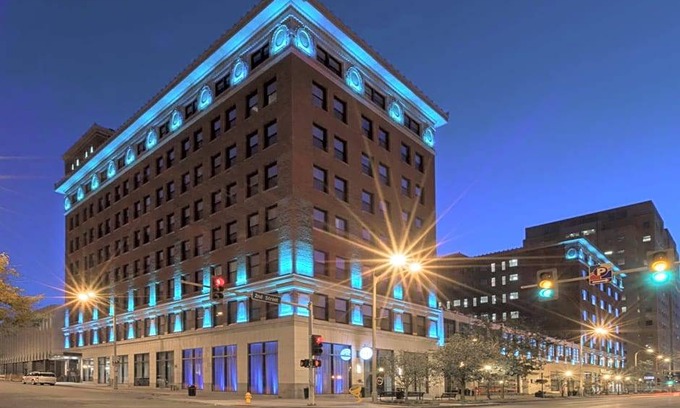 Downtown Hotel | 4-Star Hotel ∙ The Current Iowa, Autograph Collection