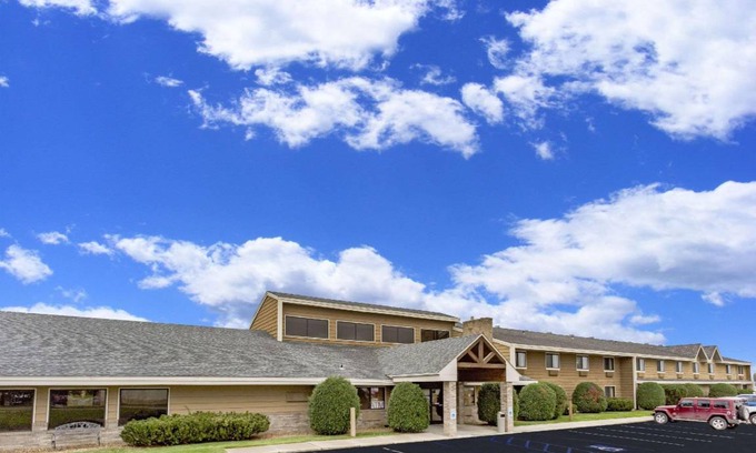 Dickinson Hotel | 42 m² Hotel ∙ 127 guests