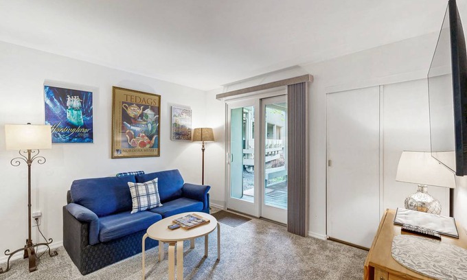 Elkhorn Village Condo | 43 m² Condo ∙ 1 bedroom ∙ 3 guests