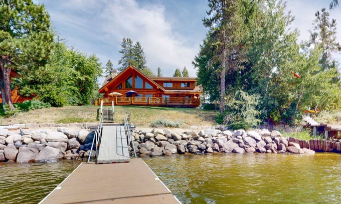 Tamarack Resort Cabin | 440 m² Cabin ∙ 4 bedrooms ∙ 12 guests