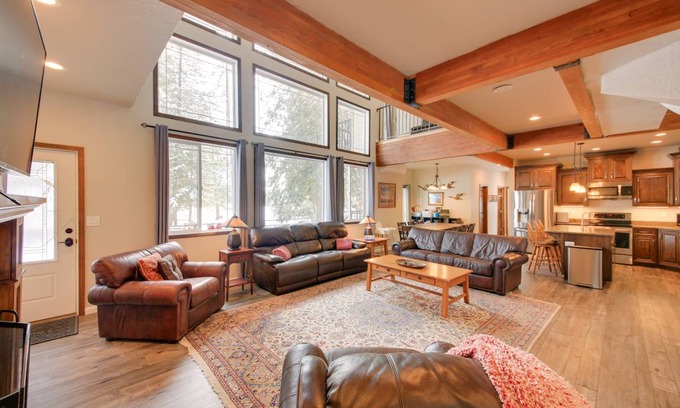 Sagle House | 445 m² House ∙ 7 bedrooms ∙ 20 guests
