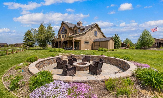 Tamarack Resort House | 455 m² House ∙ 4 bedrooms ∙ 12 guests