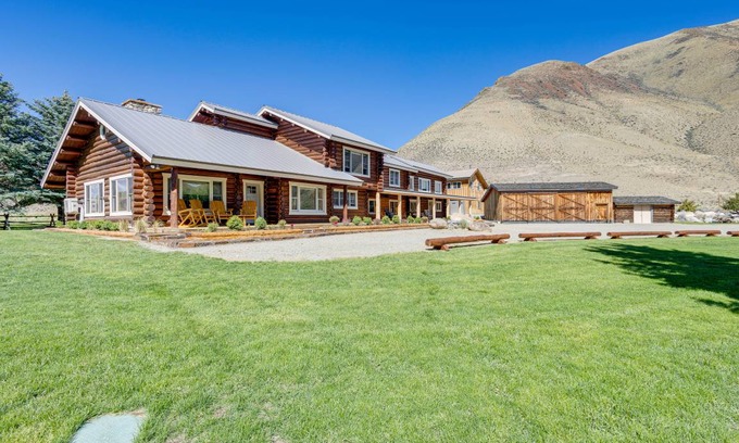 Custer County House | 464 m² House ∙ 4 bedrooms ∙ 12 guests