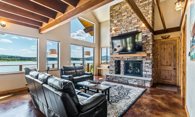 Laclede House | 492 m² House ∙ 4 bedrooms ∙ 10 guests