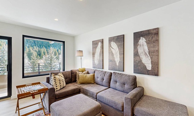 Warm Springs Condo | 50 m² Condo ∙ 1 bedroom ∙ 2 guests