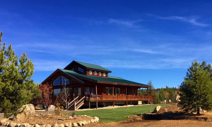 McCall House | 502 m² House ∙ 8 bedrooms ∙ 34 guests