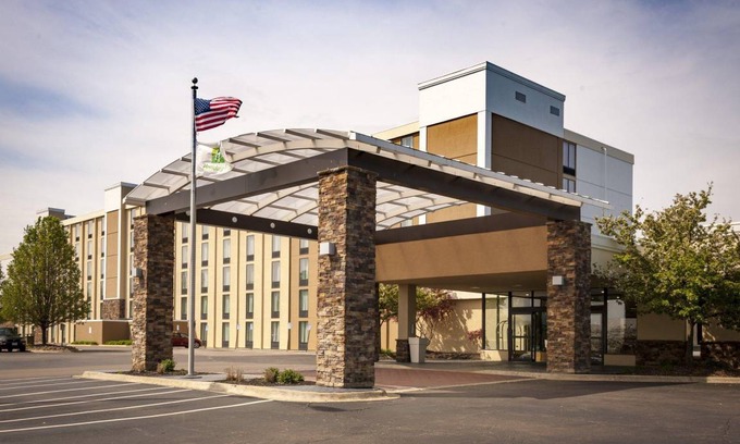 Strongsville Hotel | 51 m² Hotel ∙ 127 guests