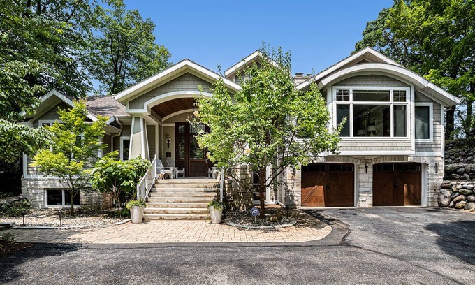 Harbert House | 521 m² House ∙ 5 bedrooms ∙ 10 guests
