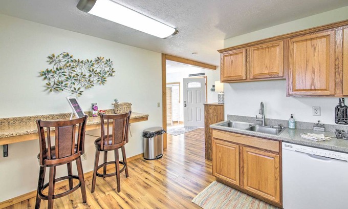 Grantsdale Cottage | 55 m² Cabin ∙ 4 guests