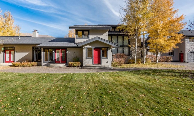 Sun Valley House | 569 m² House ∙ 7 bedrooms ∙ 14 guests