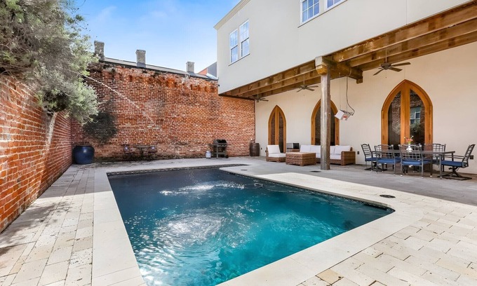 Central Business District House | 5BR/7Bed Urban Oasis - Walk Everywhere!