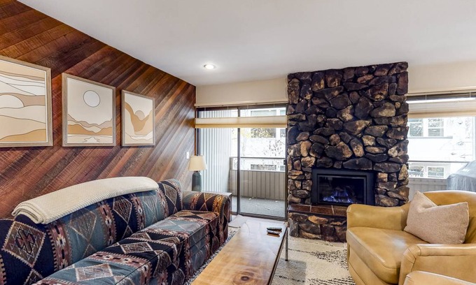 Warm Springs Condo | 61 m² Condo ∙ 1 bedroom ∙ 2 guests