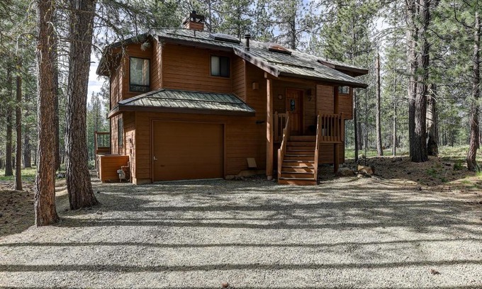 Sunriver House | 7 Cedar Private Cul de sac Forest View