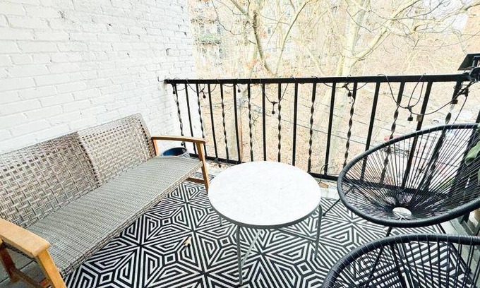 Commonwealth Apartment | 71 m² Apartment ∙ 2 bedrooms ∙ 6 guests