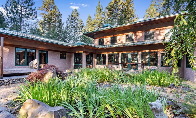 Harrison House | 711 m² House ∙ 1 bedroom ∙ 2 guests