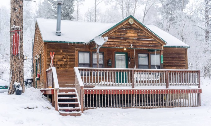 Lead Cabin | 73 m² Cabin ∙ 2 bedrooms ∙ 4 guests