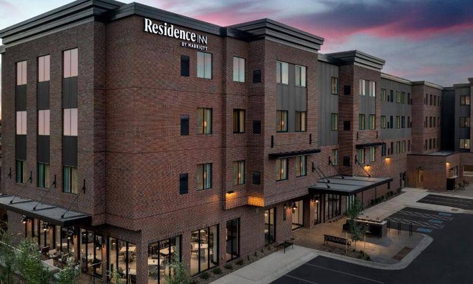 Bozeman Hotel | 76 m² Hotel ∙ 2 bedrooms ∙ 127 guests