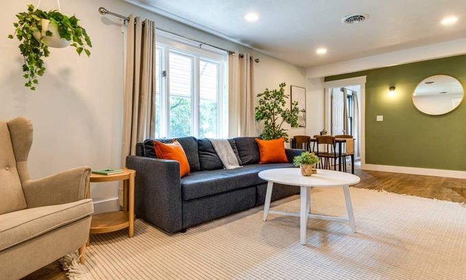 Maxwell House | 81 m² House ∙ 2 bedrooms ∙ 6 guests