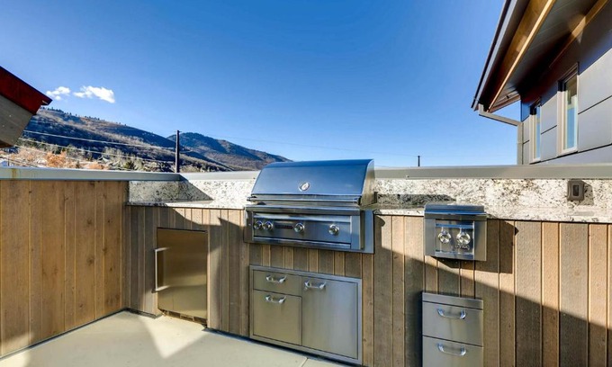 Downtown Park City House | 820 Park Ave #203 by Park City Lodging