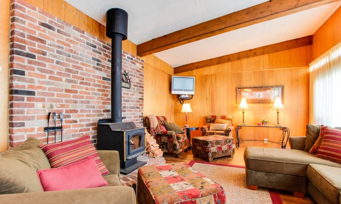 Worley Cabin | 83 m² Cabin ∙ 2 bedrooms ∙ 4 guests