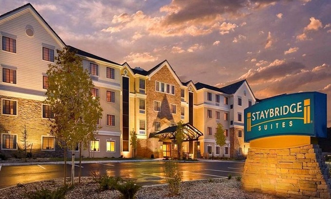 Grand Forks Hotel | 83 m² Hotel ∙ 2 bedrooms ∙ 127 guests