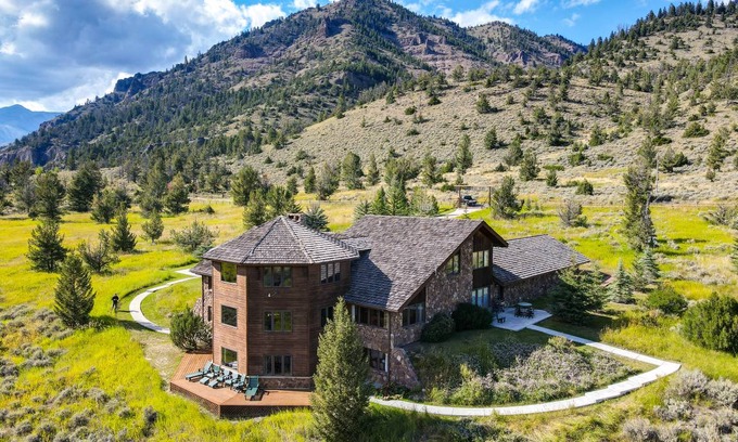 Meeteetse House | 859 m² House ∙ 6 bedrooms ∙ 15 guests