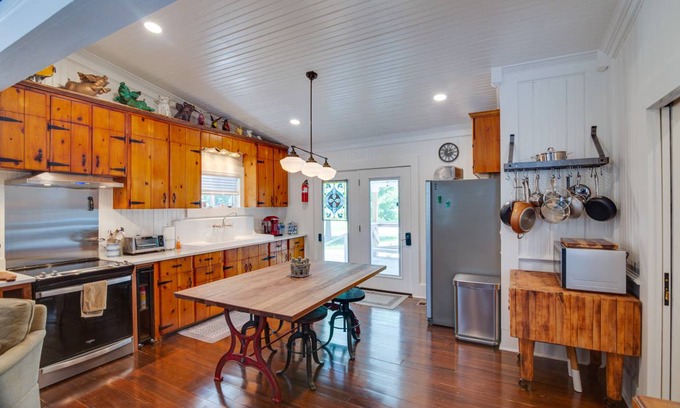 Lewisburg Cottage | 92 m² Cabin ∙ 2 bedrooms ∙ 4 guests