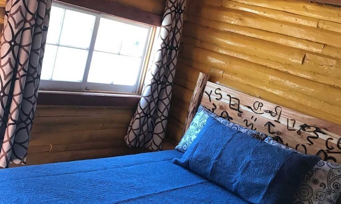 Ashton House | Ashton Historic Log Cabins 6