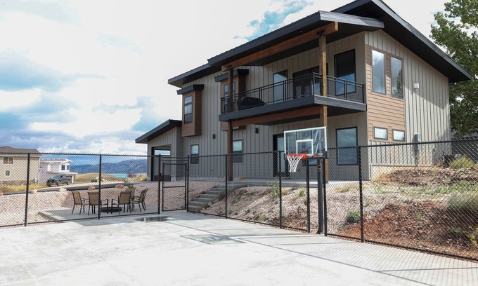 Sweetwater House | Bear Lake Hillside Retreat - POOL ACCESS with Ideal Beach. New Construction!