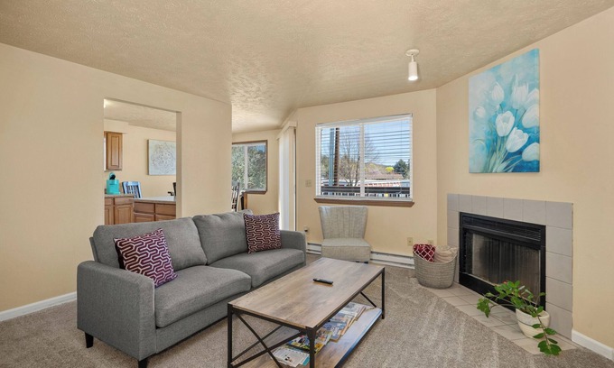 Spokane Valley Apartment | Beautiful 2BR APT 1 ⭑ Balcony ⭑ Free Parking ⭑ Keurig ⭑ Near Attractions