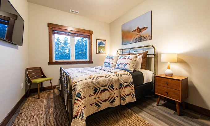 Columbia Falls Condo | Beautiful 3-bed/2-bath Condo Looking Into Glacier National Park!