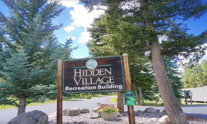 Big Sky House | Beautiful home w/fireplace, amazing views & community hot tub - Hidden Village Cozy Getaway