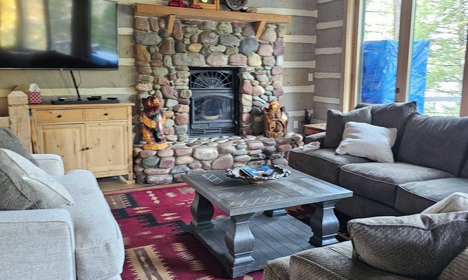 Kalispell Cottage | Beautiful lake cottage. Family friendly . Lake access. Close to Glacier park .