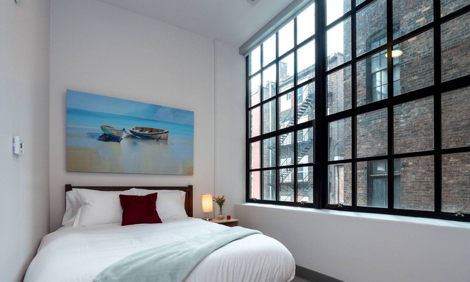 Central Business District Condo | Beautiful Modern Condo - Heart of Business District 406