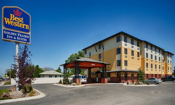 Sidney Hotel | Best Western Golden Prairie Inn and Suites