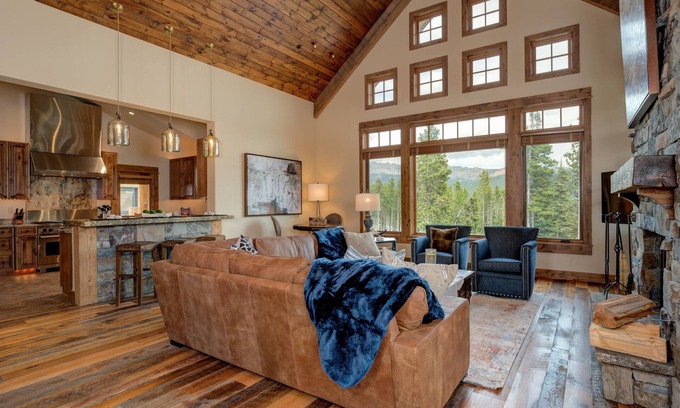 Big Sky Condo | Big Sky Vacation Rentals: Cowboy Suite 3C