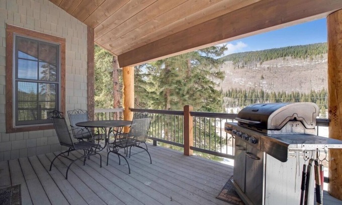 Blue River House | Blue River Family Getaway! Private Hot Tub!