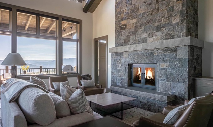 Spanish Peaks House | Book a Holiday Getaway Today! Luxury Townhome with Hot Tub! Beautiful Views!